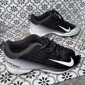 Nike vapor Kids unisex Black & White baseball softball cleats Sz 3